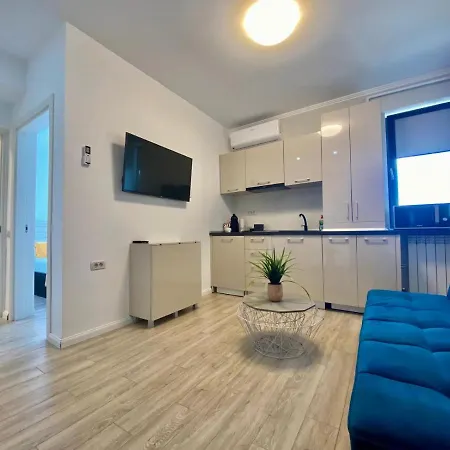 Apartment Raryan Studio Mamaia